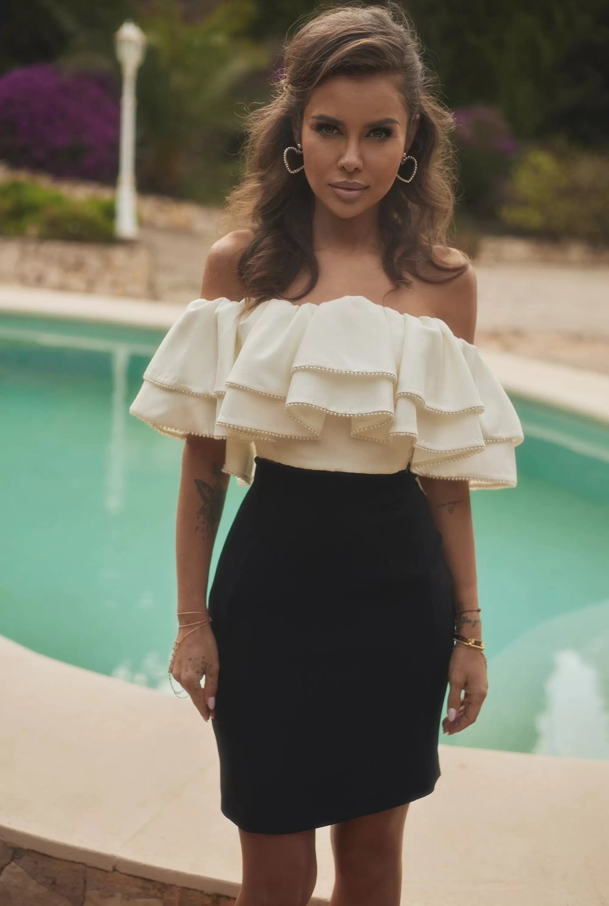 Best Logan - Corset Top With Spanish Neckline And Matching Black Skirt Women Date
