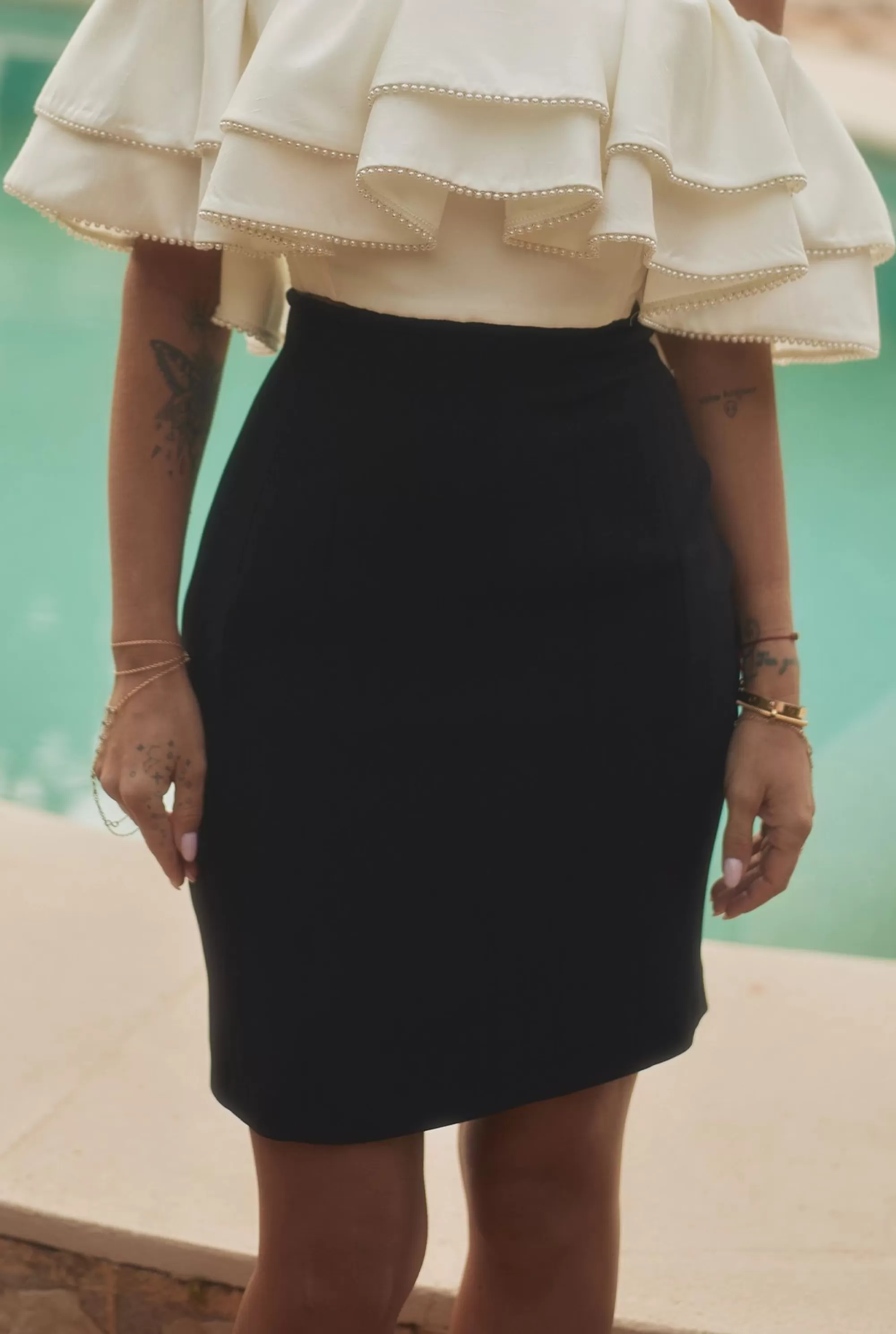 Best Logan - Corset Top With Spanish Neckline And Matching Black Skirt Women Date