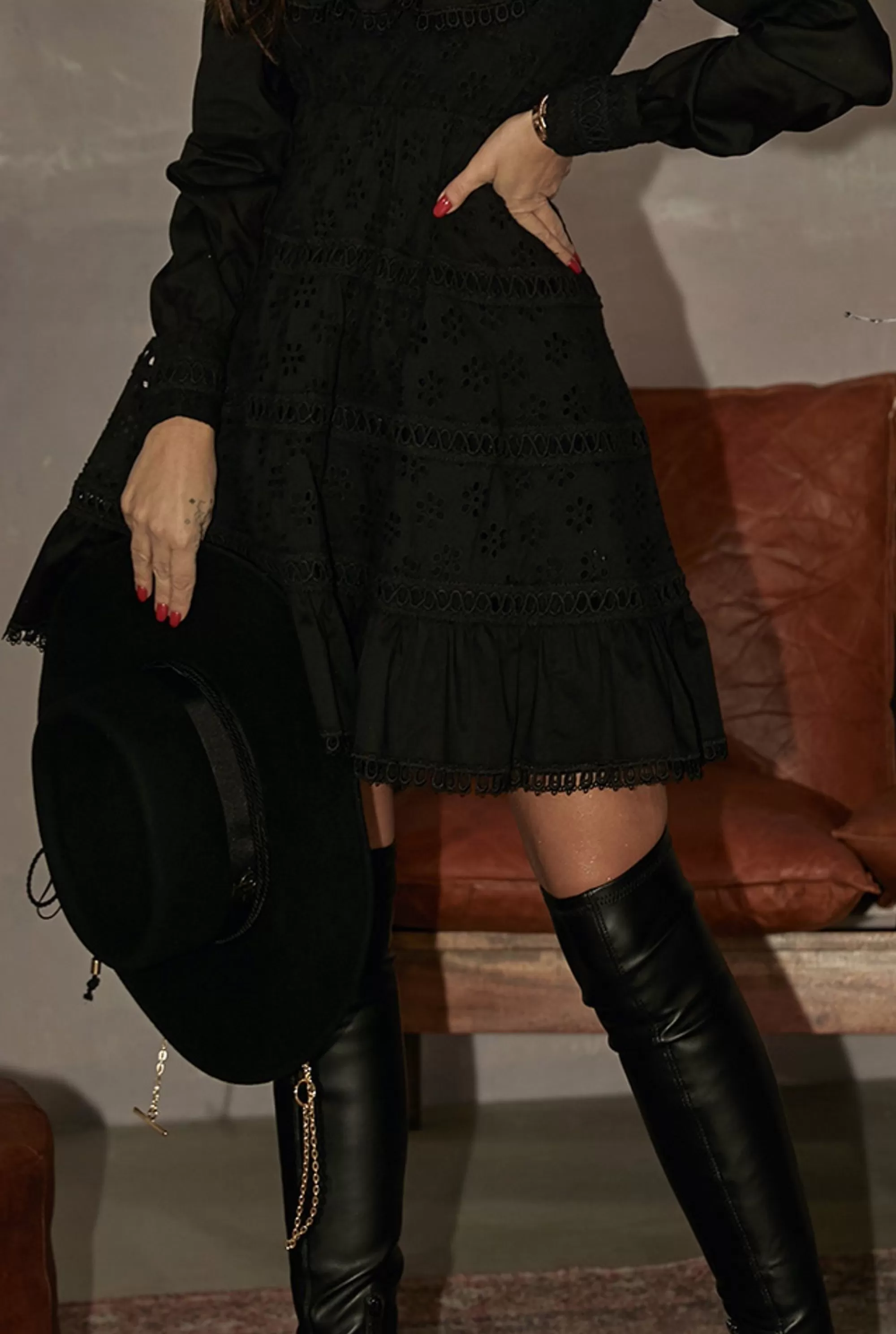 Outlet Montana - A Dress With A Loose Cut In The Style Of Boho In Black Women Every Day
