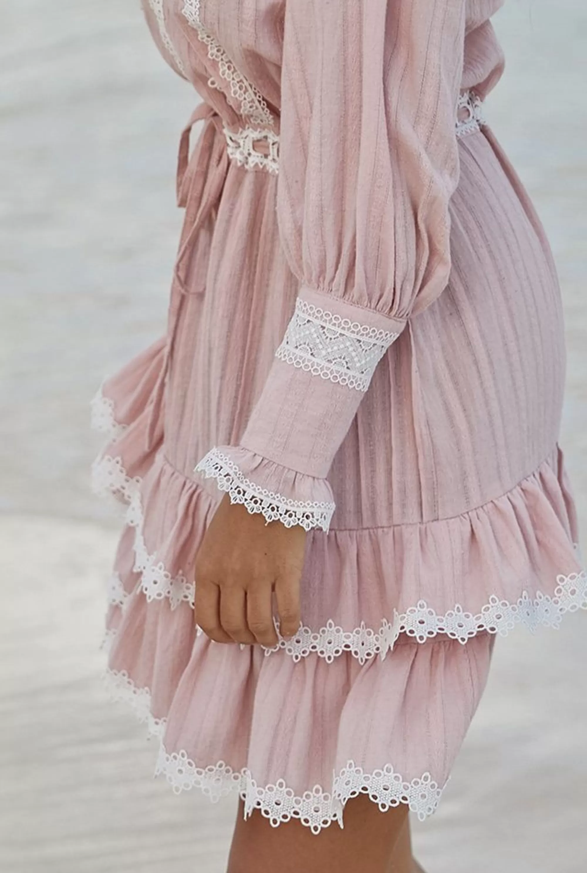 Outlet Pascadore - A Boho Style Dress With A Loose Cut And Long Sleeves Women Every Day