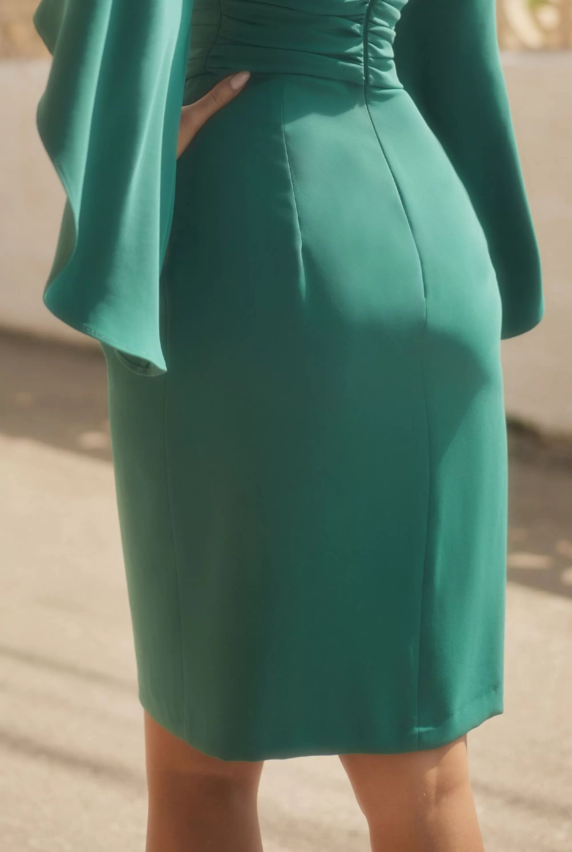 Hot Rafia - Elegant Green Midi Dress With V Neckline And Decorative Sleeves Women New Year'S Eve