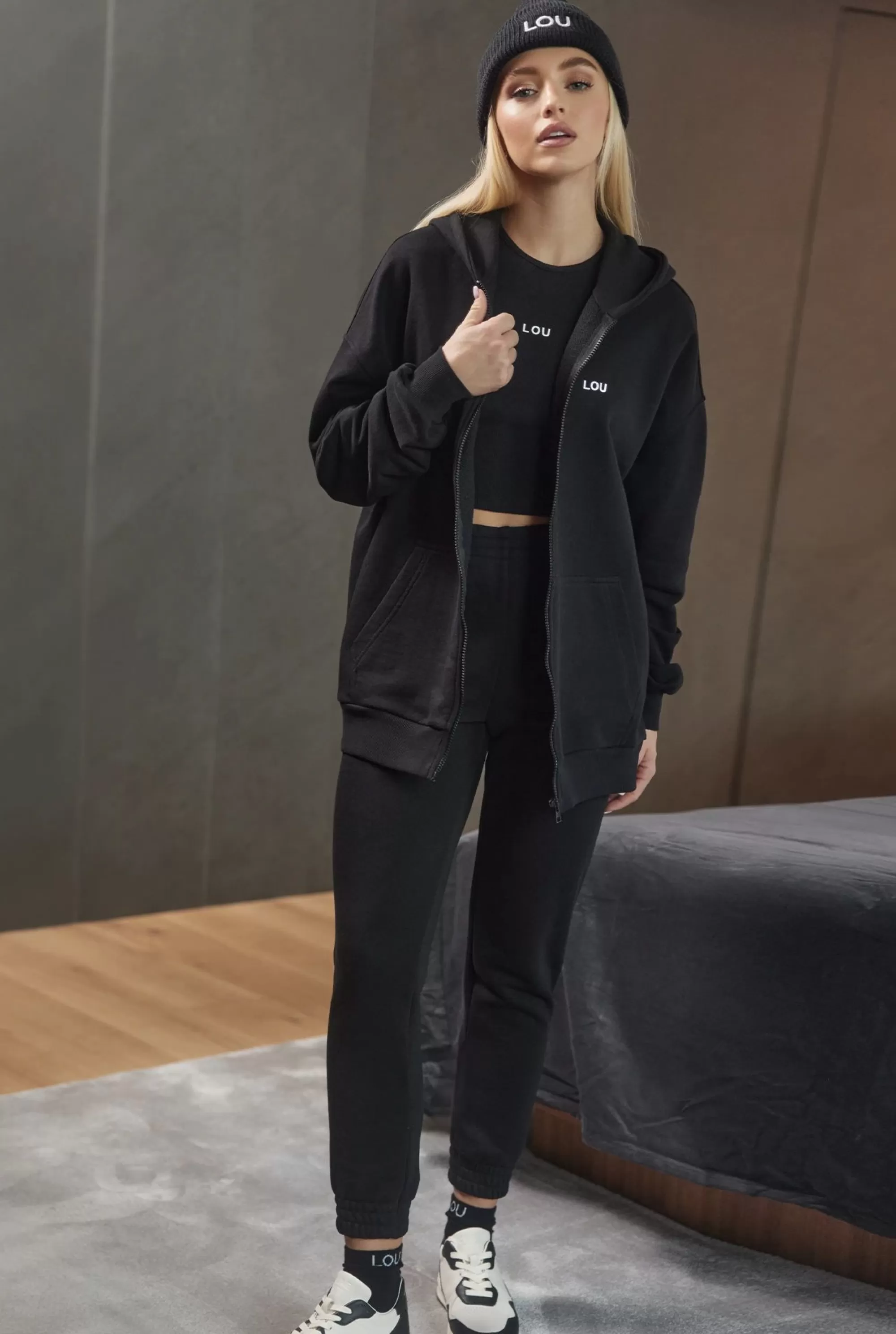 New Saura Black Unzipped - Comfortable Sweatshirt In Black With Zipper Women Tracksuits