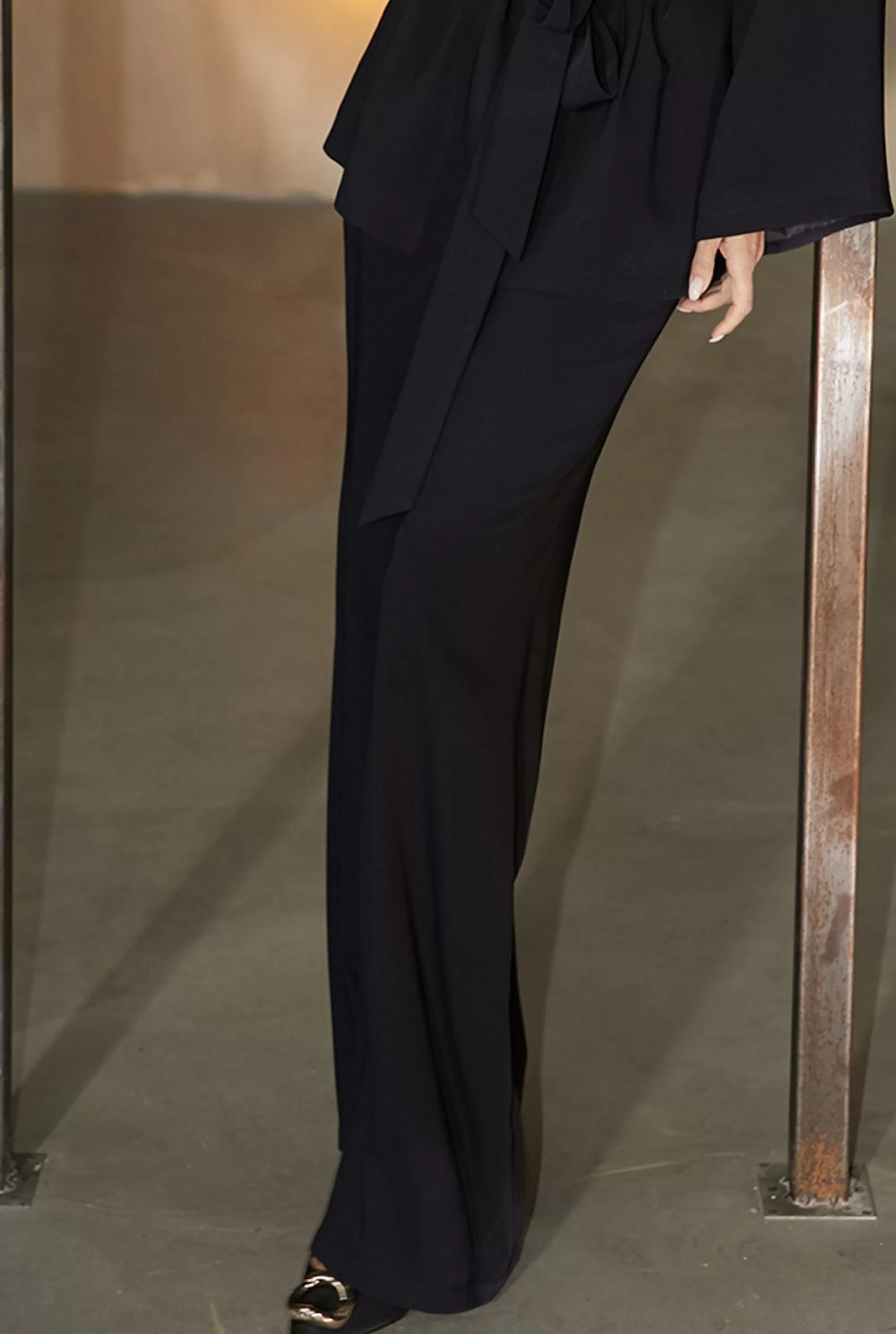 Store The Donata Set - A Classic Of Black In The Women'S Trend Women Sets