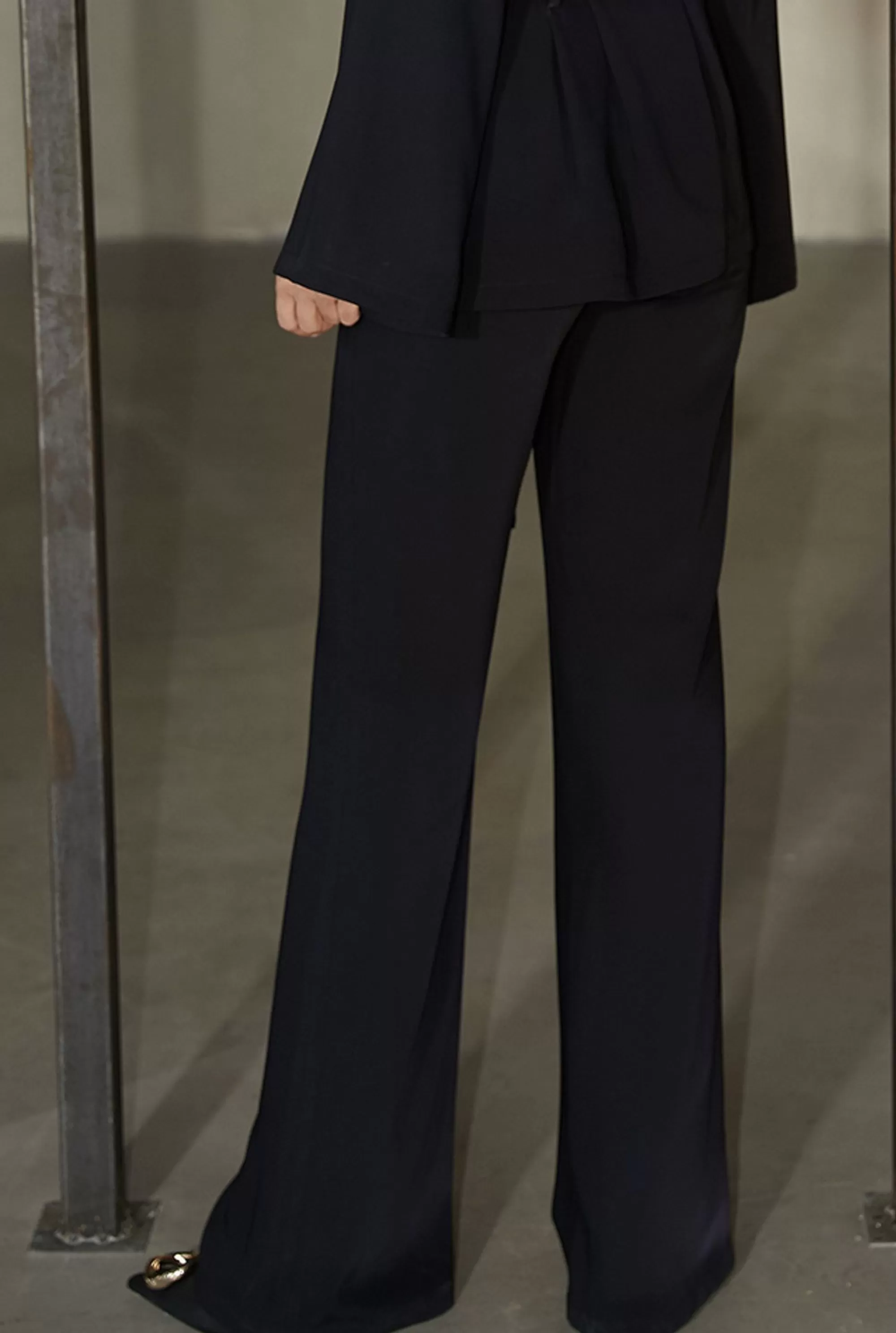 Store The Donata Set - A Classic Of Black In The Women'S Trend Women Sets