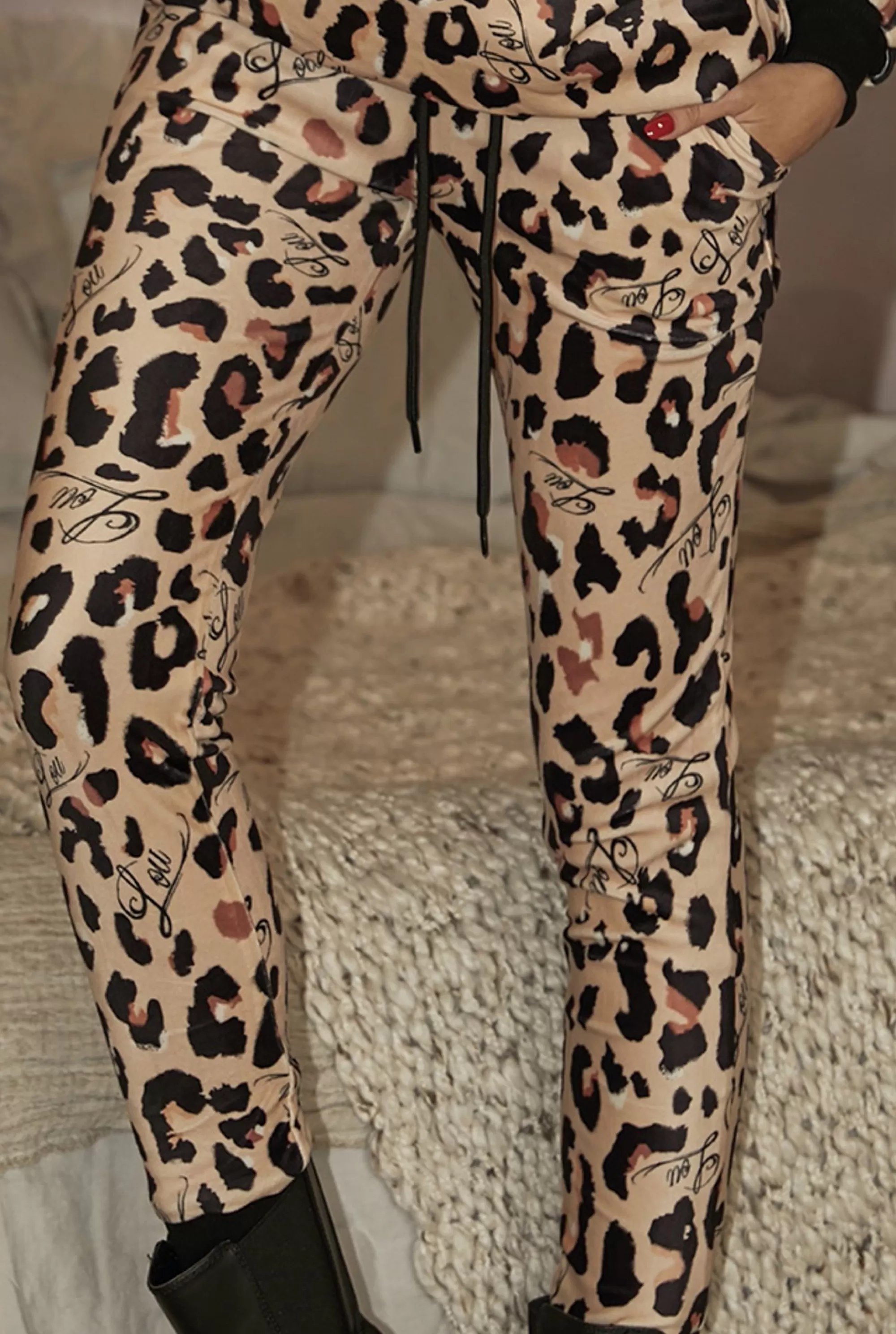 Discount Tracksuit Mouros - Velor Tracksuit With A Loose Cut In A Leopard Print Women Sets